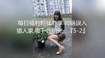 野狼出击和高颜值长相甜美炮友啪啪，屁股摩擦特写口交床边抽插猛操