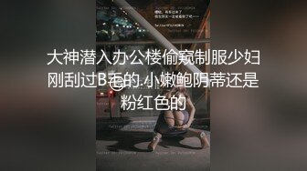 【新片速遞】  黑客破解家庭网络摄像头偷拍❤️身材不错的娇妻给眼镜男舔硬鸡巴骑坐上去来一炮