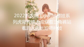 【新片速遞】 调皮儿子洗手间暗藏摄像头❤️偷窥48岁的无毛B妈妈洗澡2