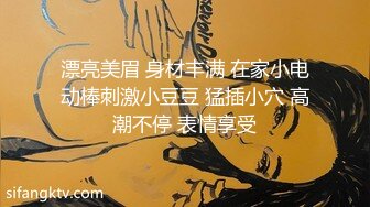 长得像热巴的极品女神精彩大秀连播，全程露脸大奶子翘屁股舞动风骚，跳弹自慰骚逼屁眼都玩了浴室洗澡真刺激