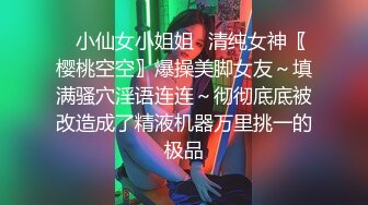 估计是几把太小了被干还要拿着振动棒按摩