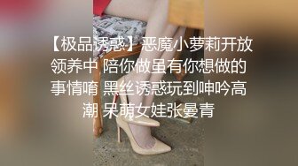 情侶自拍 超可愛的嫩妹對鏡頭傻笑