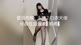 操短发干练美少妇