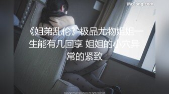 【新片速遞】 一群小年轻聚到一块直播赚钱，淫乱啪啪做爱，场面震撼刺激