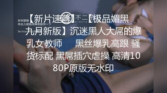 经纪介绍两个00后小妹 苗条漂亮各有千秋 选中活泼小姐姐留下