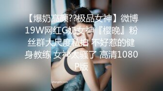 药房的小美女，走了好远去上厕所，为了拍下，我也跟着走了好远，幸好拍下来了！