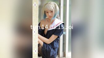 6月最新流出❤️顶级厕拍新系列❤️前拍高颜值女神尿尿高清特写开着闪光灯补光(7)大森林美女pk无毛逼美女